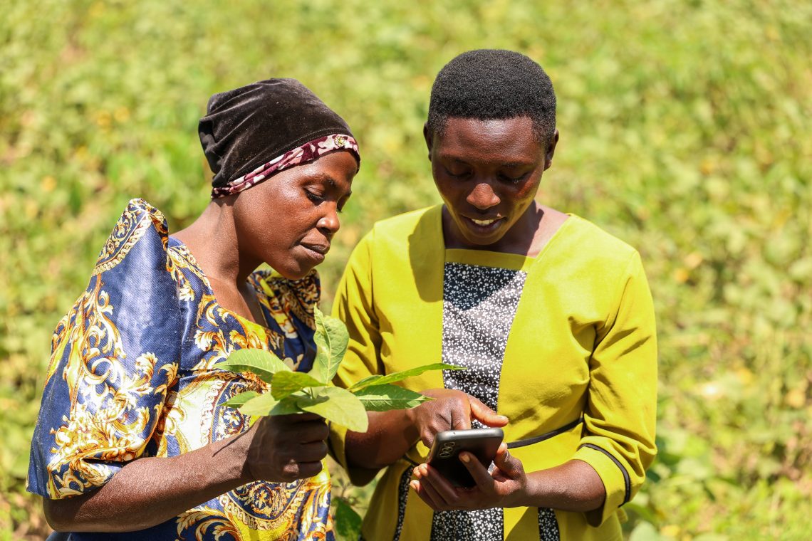 L R Farmers Bethey Namutosi Florence Nyomera 2