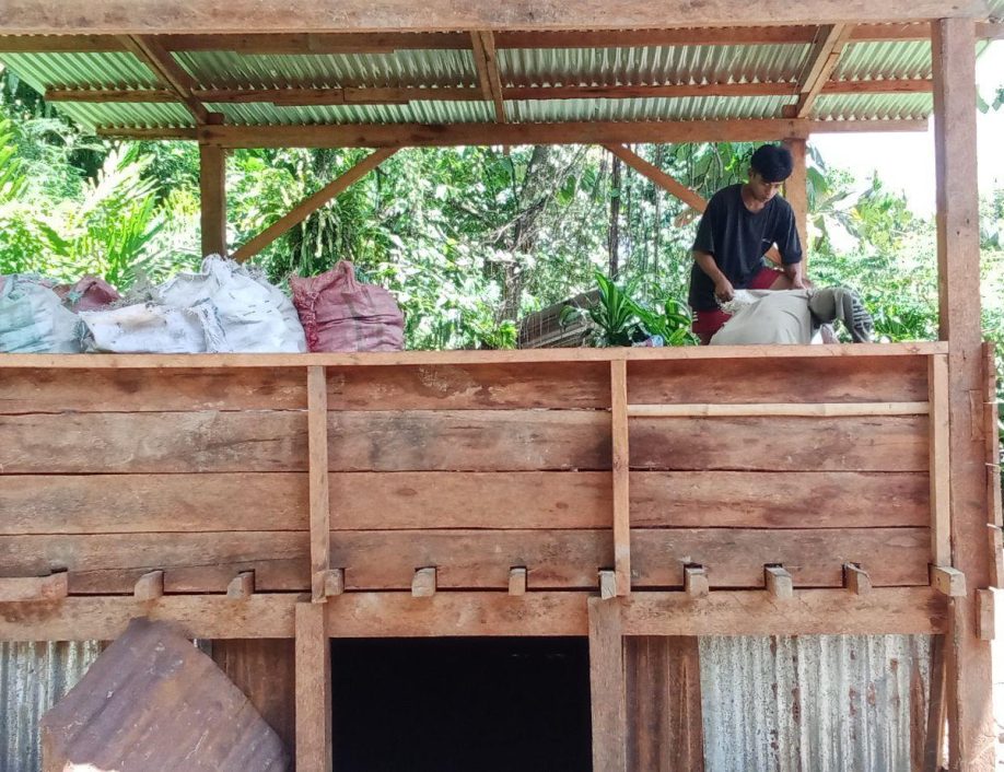 Grameen Foundation Sorting Station For Coconuts In The Philippines